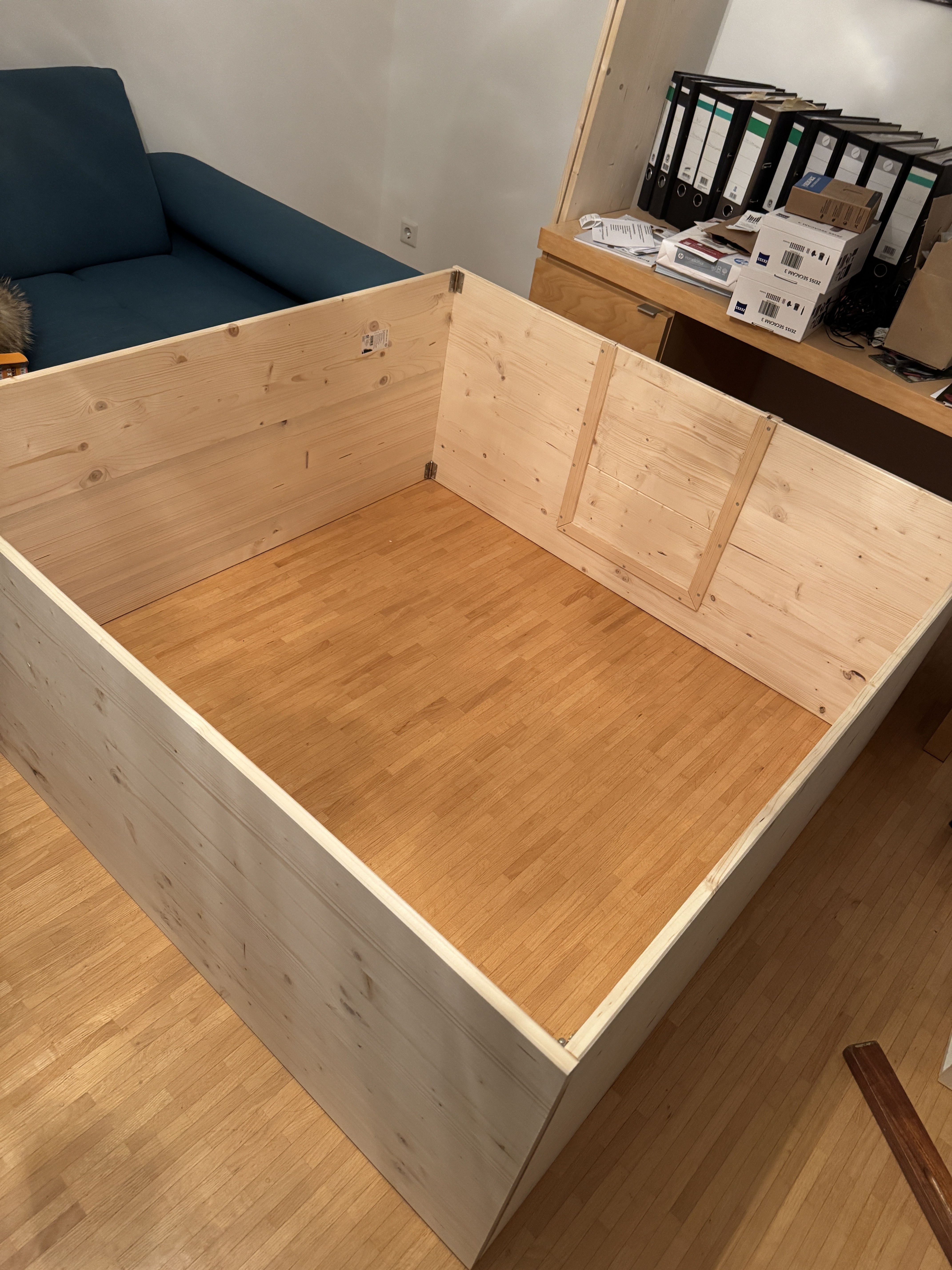 Wurfkiste und Auslauf - 03621ffb004c.jpg