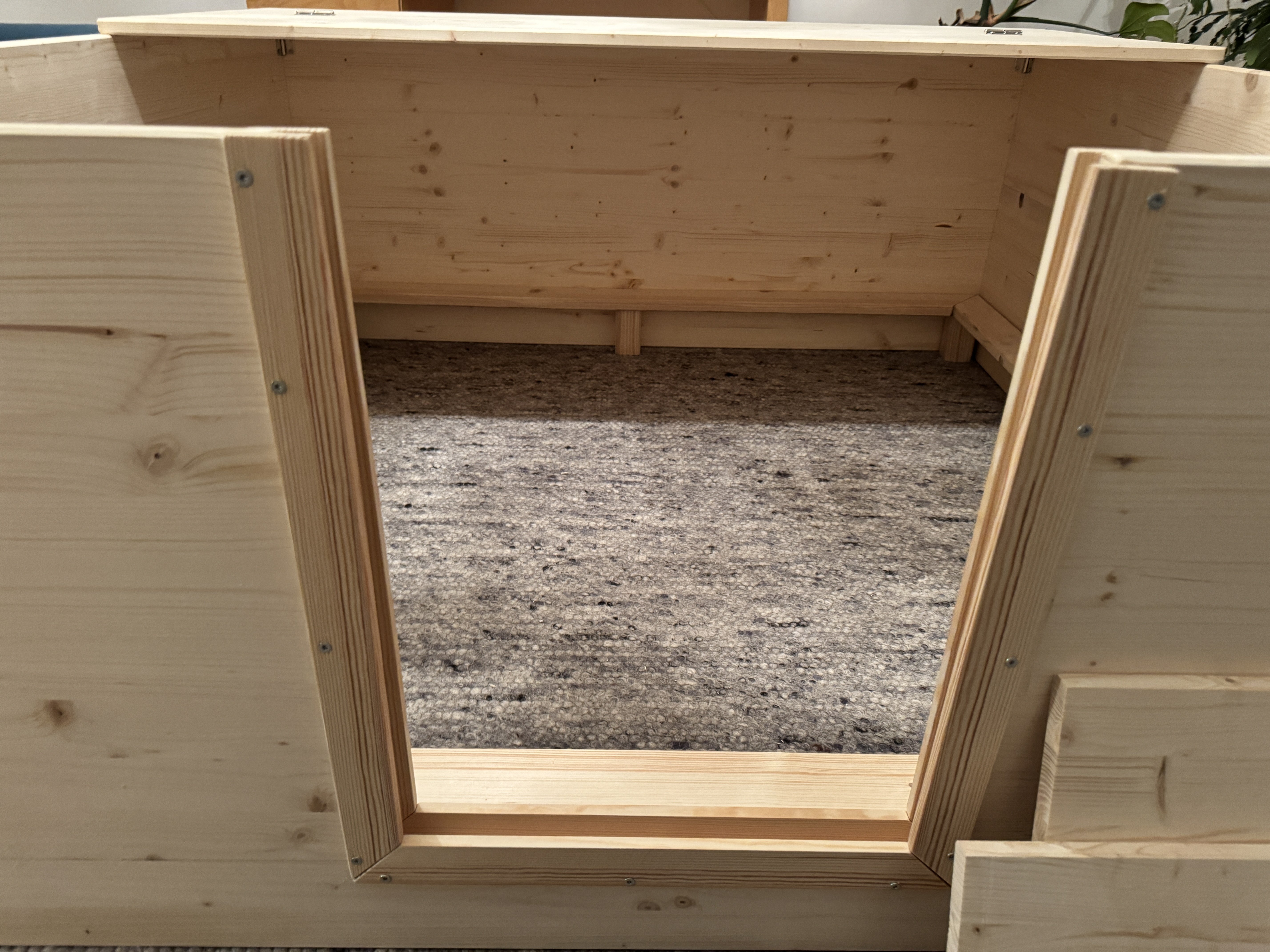 Wurfkiste und Auslauf - 25bece0d4a71.jpg