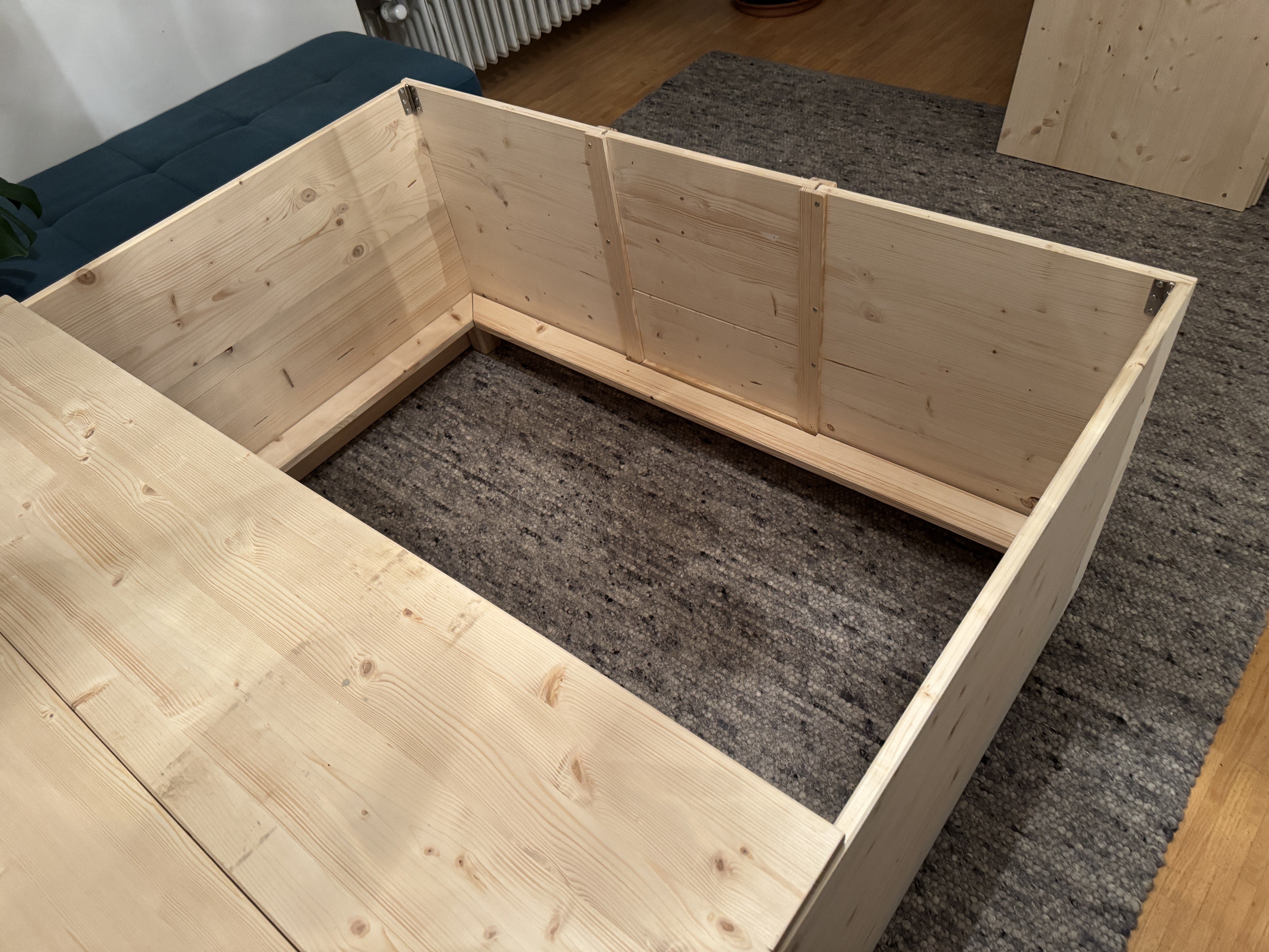 Wurfkiste und Auslauf - 83cedabab28f.jpg